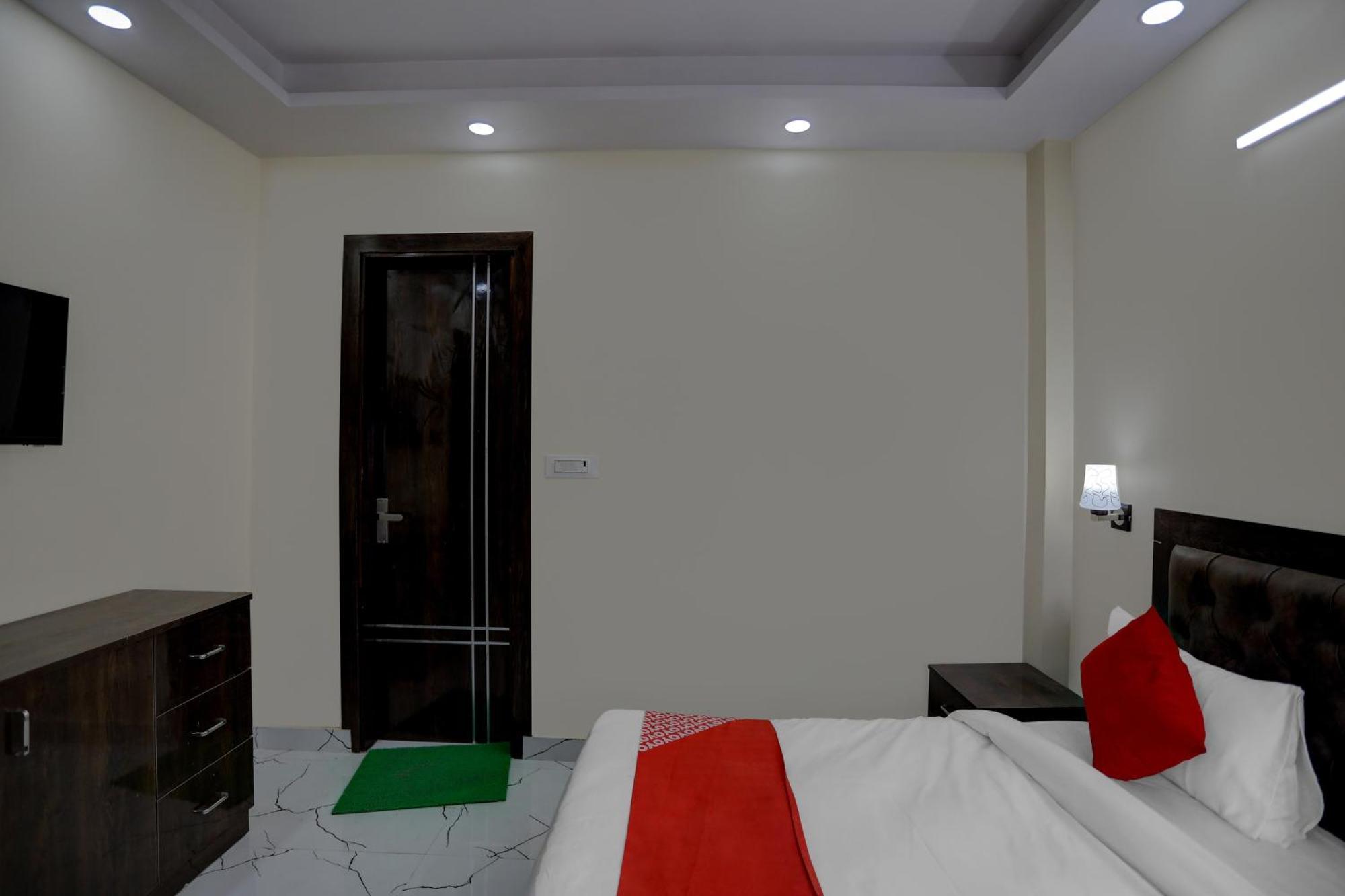 Hotel O Diamond Inn New Delhi Ngoại thất bức ảnh