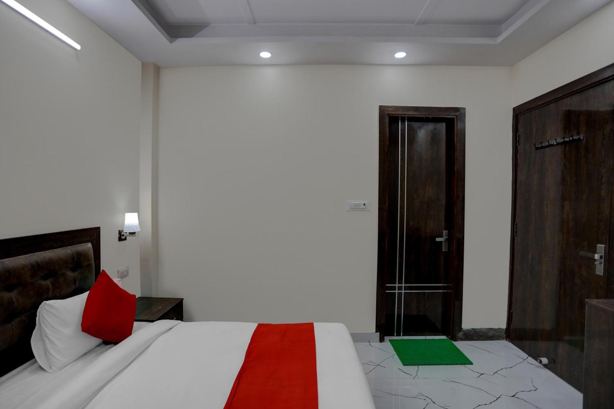 Hotel O Diamond Inn New Delhi Ngoại thất bức ảnh